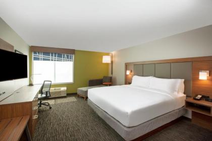 Holiday Inn Express Hotel & Suites Norfolk an IHG Hotel - image 14