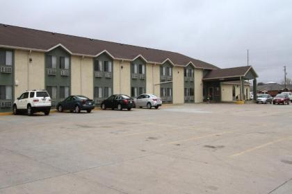 New Victorian Inn & Suites-Norfolk - image 4