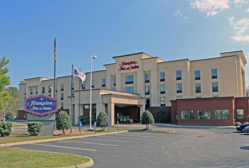 Hampton Inn & Suites Norfolk-Airport - main image