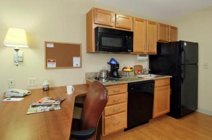 Candlewood Suites Norfolk Airport an IHG Hotel - image 4