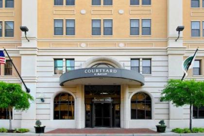 Courtyard by Marriott Norfolk Downtown - image 3