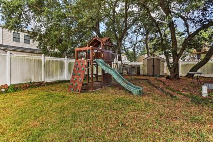 Stately Norfolk Home with Yard and Grill Walk to Beach - image 17