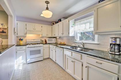 Classic Chesapeake Beachside Cottage with Porch - image 8