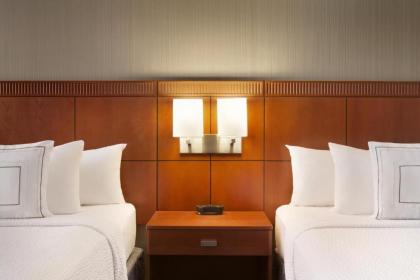 Courtyard by Marriott Bloomington Normal - image 13