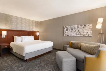 Courtyard by Marriott Bloomington Normal - image 9