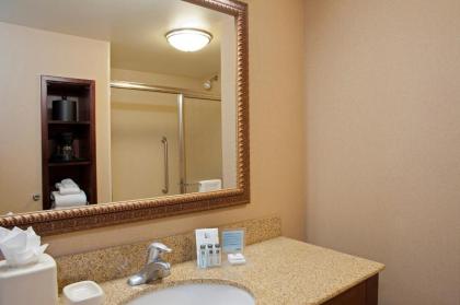 Hampton Inn & Suites Bloomington Normal - image 9