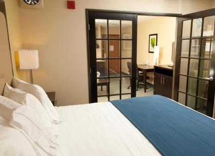 Holiday Inn Express Hotel & Suites Bloomington-Normal University Area an IHG Hotel - image 12