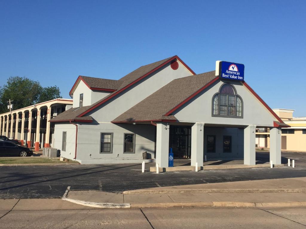 Americas Best Value Inn-Norman - main image