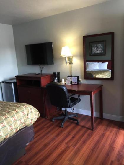 Americas Best Value Inn-Norman - image 12