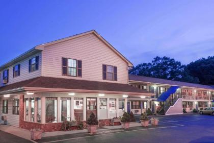 Knights Inn North Attleboro - image 2