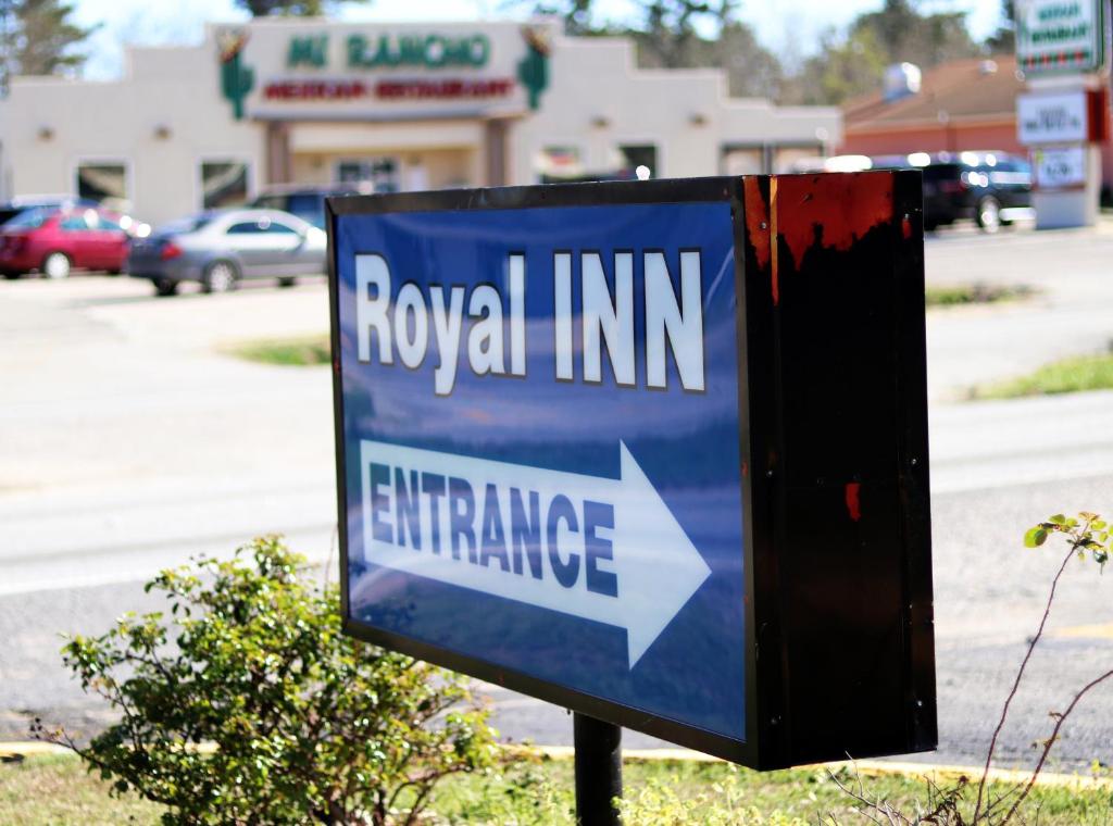 Royal Inn - image 2