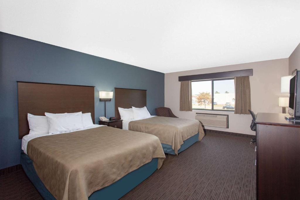 AmericInn by Wyndham North Branch - image 3