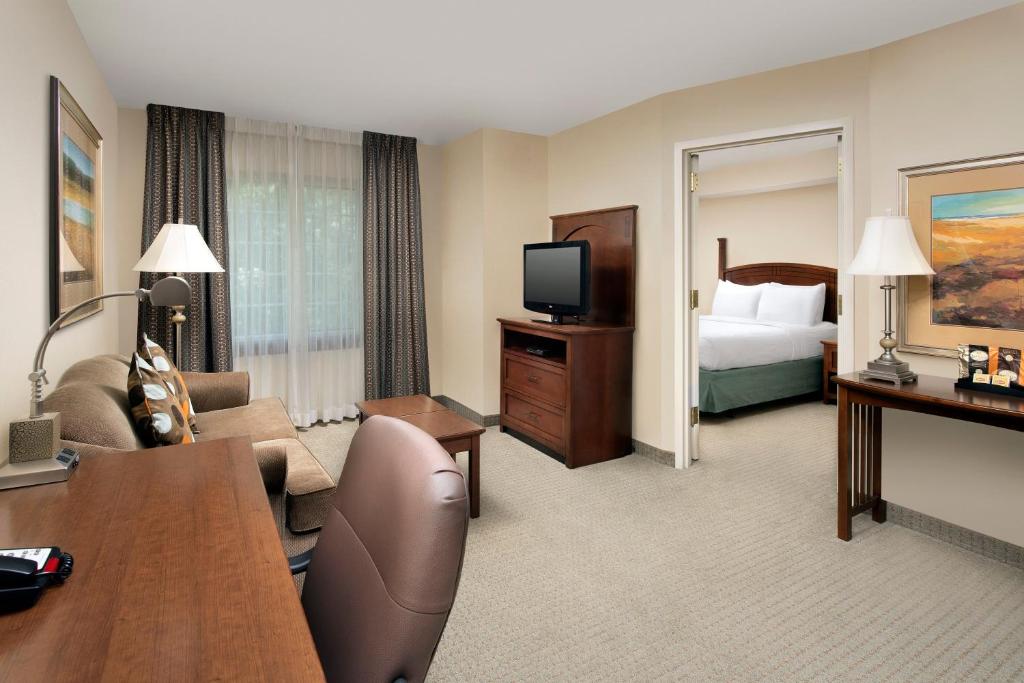 Staybridge Suites North Brunswick an IHG Hotel - image 7