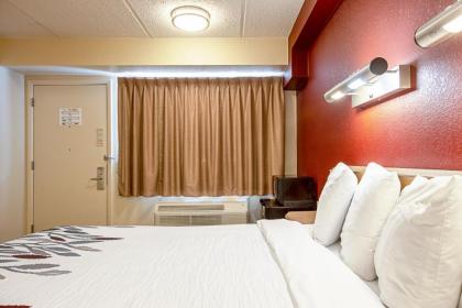 Red Roof Inn Canton - image 12