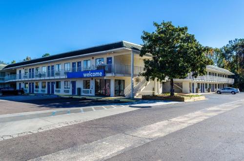 Motel 6-Charleston - North - main image