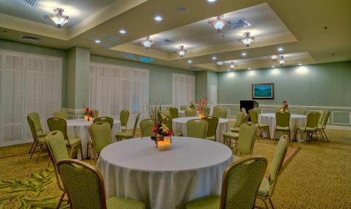 Hampton Inn & Suites North Charleston-University Boulevard - image 3