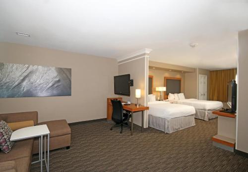 SpringHill Suites by Marriott Charleston North - image 3