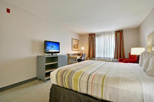 Country Inn & Suites by Radisson Charleston North SC - image 3