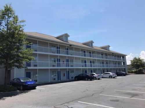 InTown Suites Extended Stay Charleston SC - Rivers Ave - image 4