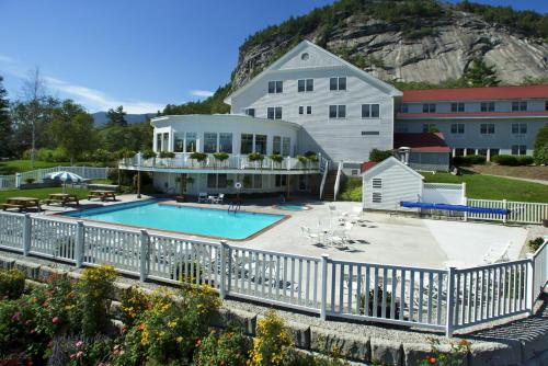 White Mountain Hotel and Resort - main image