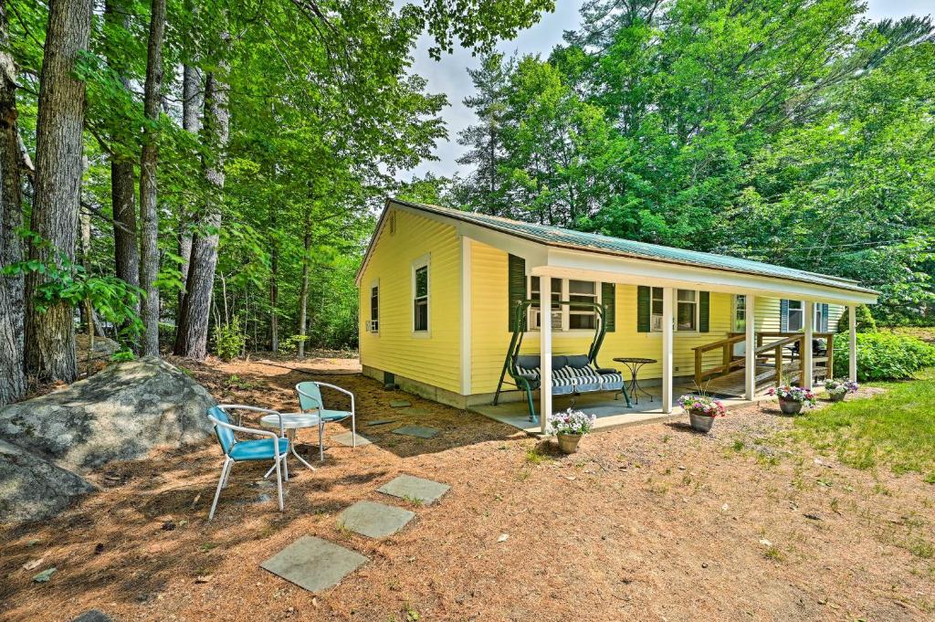 Cozy Home Less Than 2 Mi to Cranmore and North Conway Shops! - main image