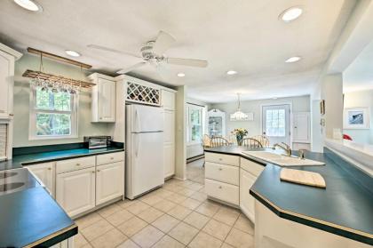 Cozy Home Less Than 2 Mi to Cranmore and North Conway Shops! - image 10