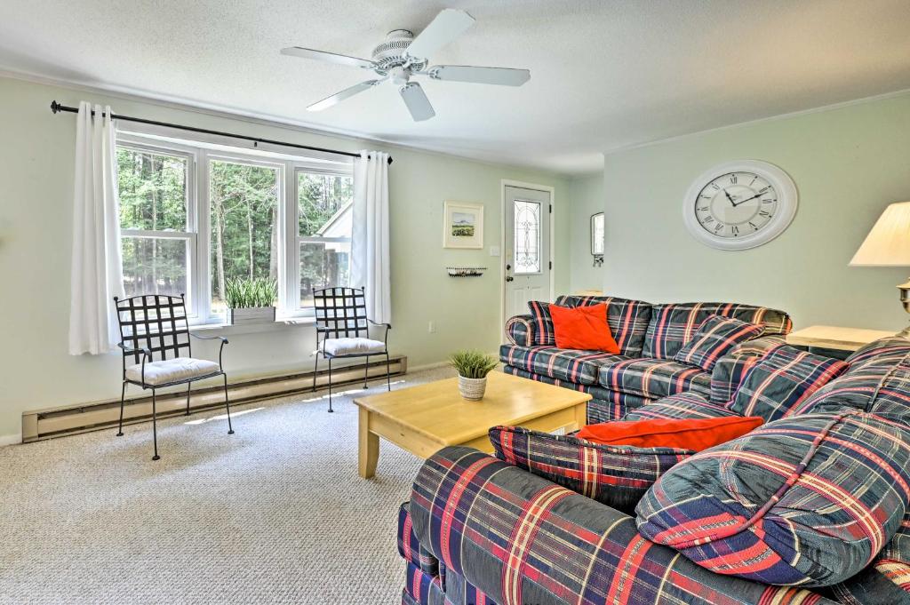 Cozy Home Less Than 2 Mi to Cranmore and North Conway Shops! - image 5