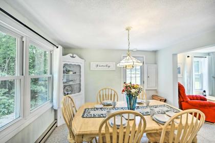 Cozy Home Less Than 2 Mi to Cranmore and North Conway Shops! - image 6