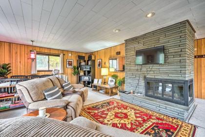 Mt Gore Cabin with Pool Table Back Yard and Fire Pit