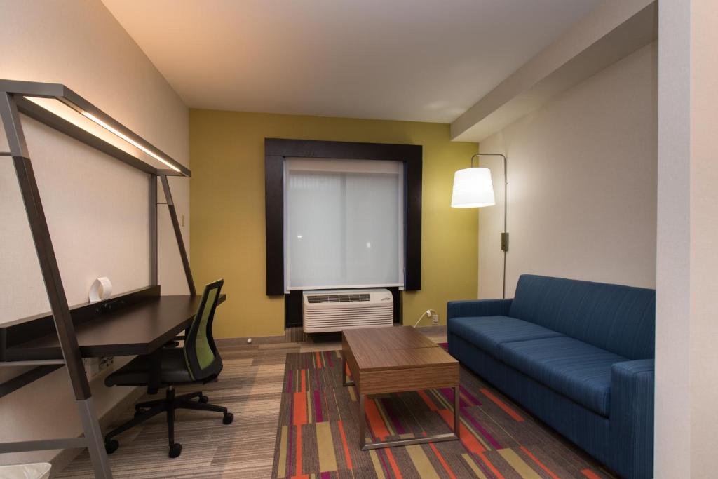 Holiday Inn Express Hotel & Suites Erie - North East an IHG Hotel - image 3