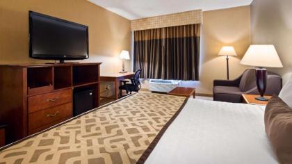 Best Western Plus North Haven Hotel - image 4