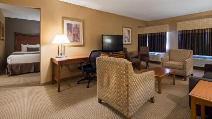 Best Western Plus North Haven Hotel - image 6