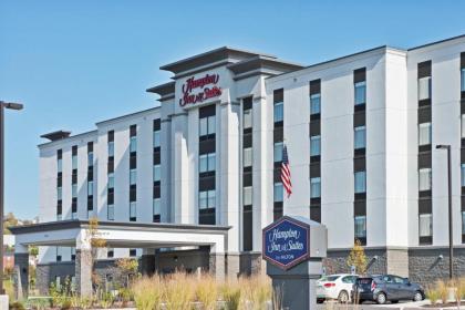 Hampton Inn & Suites North Huntingdon-Irwin PA - image 4