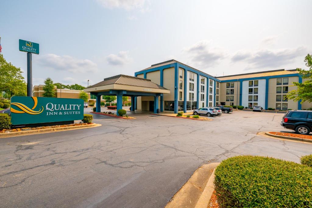 Quality Inn & Suites North Little Rock - main image