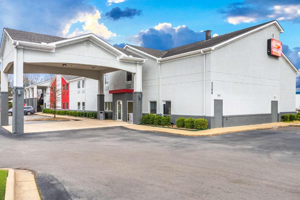 Econo Lodge Inn & Suites Pritchard Road North Little Rock - main image