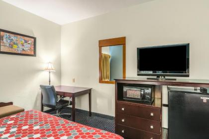 Econo Lodge Inn & Suites Pritchard Road North Little Rock - image 13