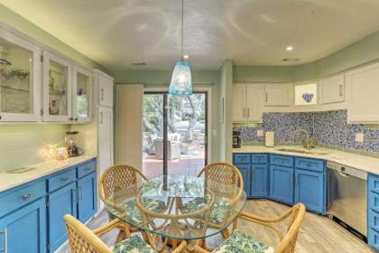 N Myrtle Beach Townhome 2 Min Walk to Ocean! - image 3