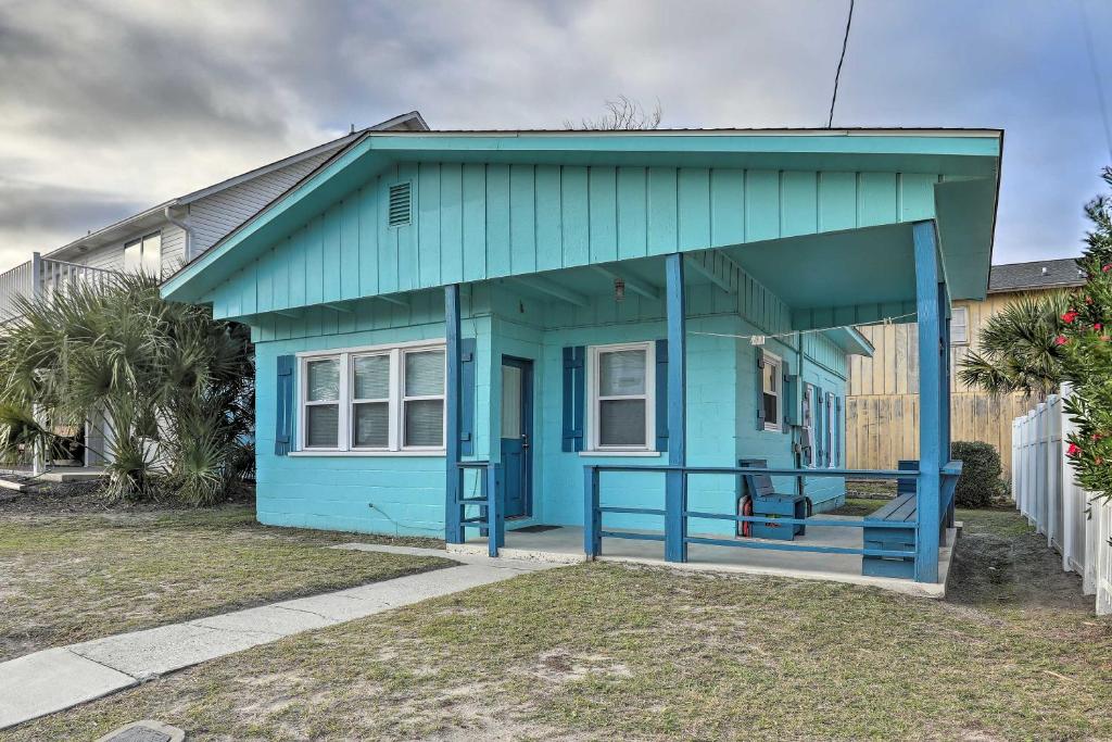 Bright Myrtle Beach Bungalow Steps to the Beach! - main image