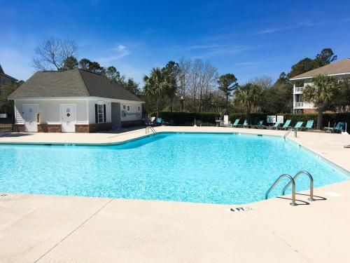 Beautiful Barefoot Golf Condo with Pool & Tennis condo - image 2