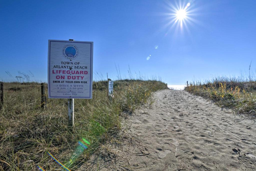 Summertime Getaway - Steps from Atlantic Beach! - image 5