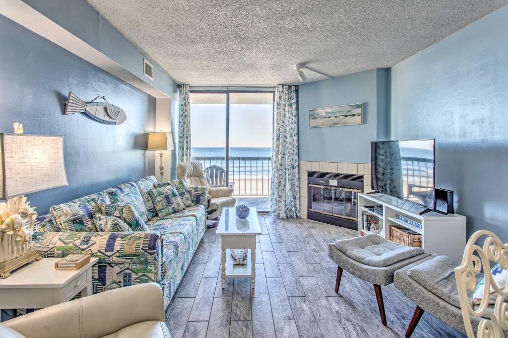 Remodeled Oceanfront Condo with 16 Balcony! - image 3