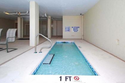 Waterpointe II 302 - Modern condo with an indoor and outdoor pools - image 17