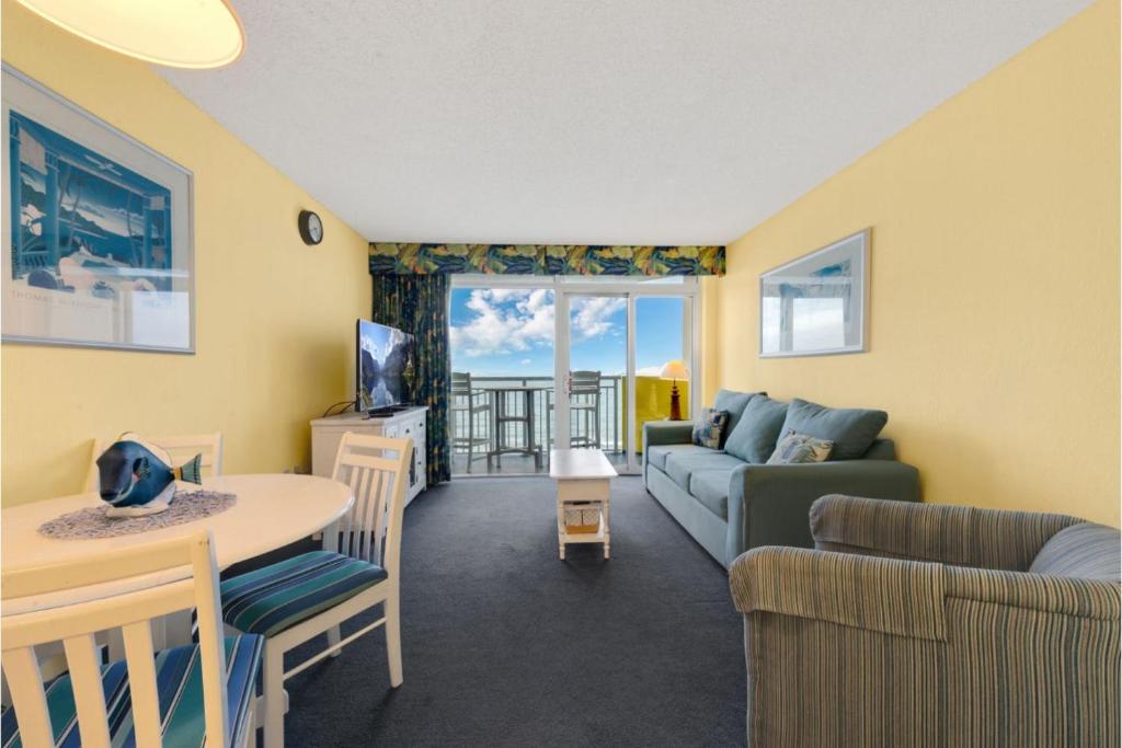 Baywatch Resort 1004 - Ocean front 1 bedroom with pets welcome in the off season - main image