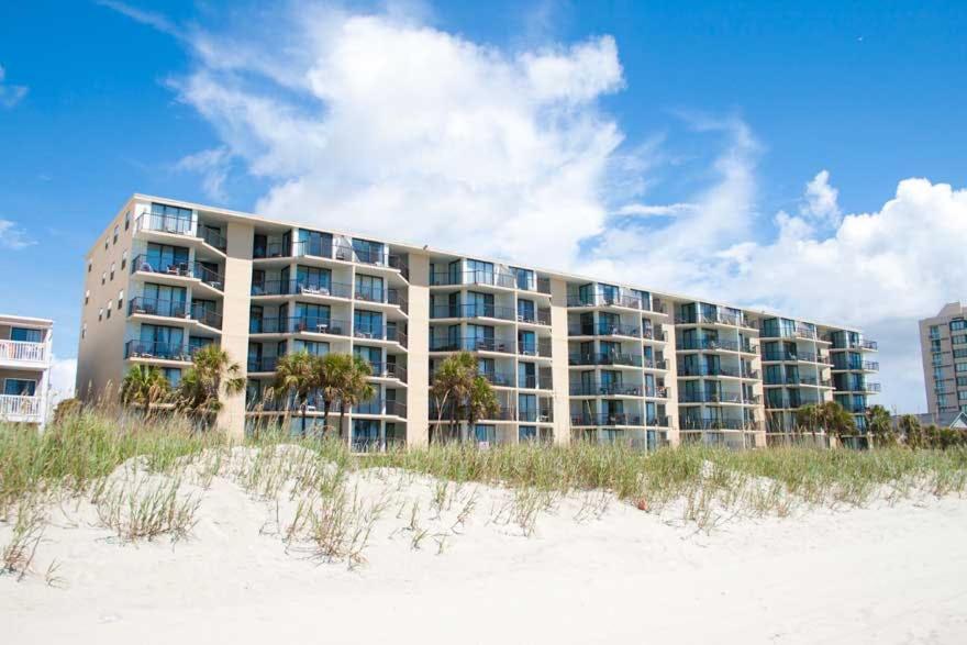 Crescent Sands CB D1 - Bright and spacious oceanfront unit and an outdoor pool - image 2