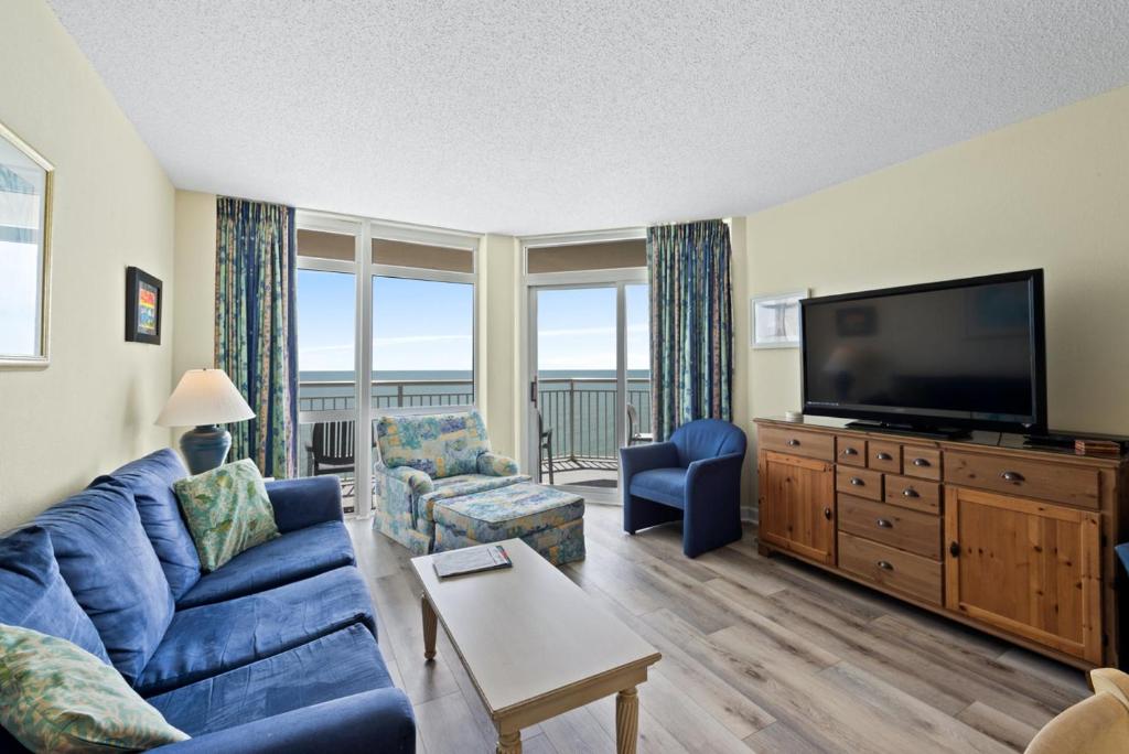 Baywatch Resort 1821 - Budget friendly 2 bedroom unit overlooking the ocean - main image