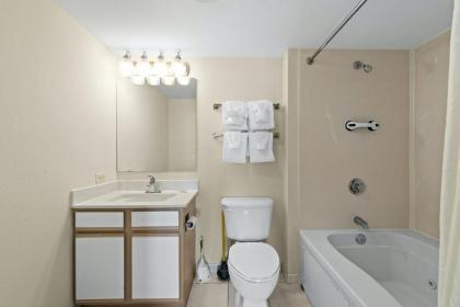 Baywatch Resort 1821 - Budget friendly 2 bedroom unit overlooking the ocean - image 10