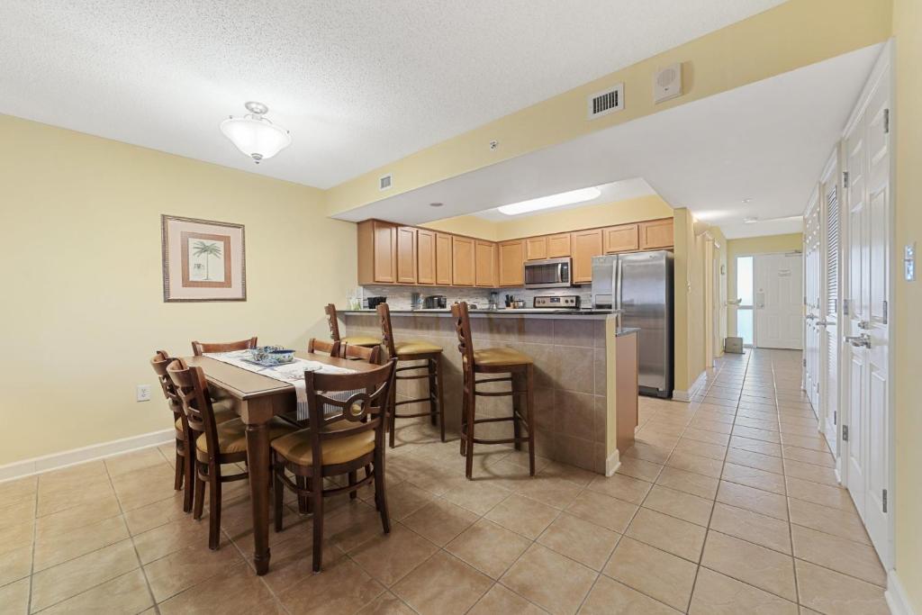 Malibu Pointe 1004 - Glamorous accommodation for up to 8 people - image 7