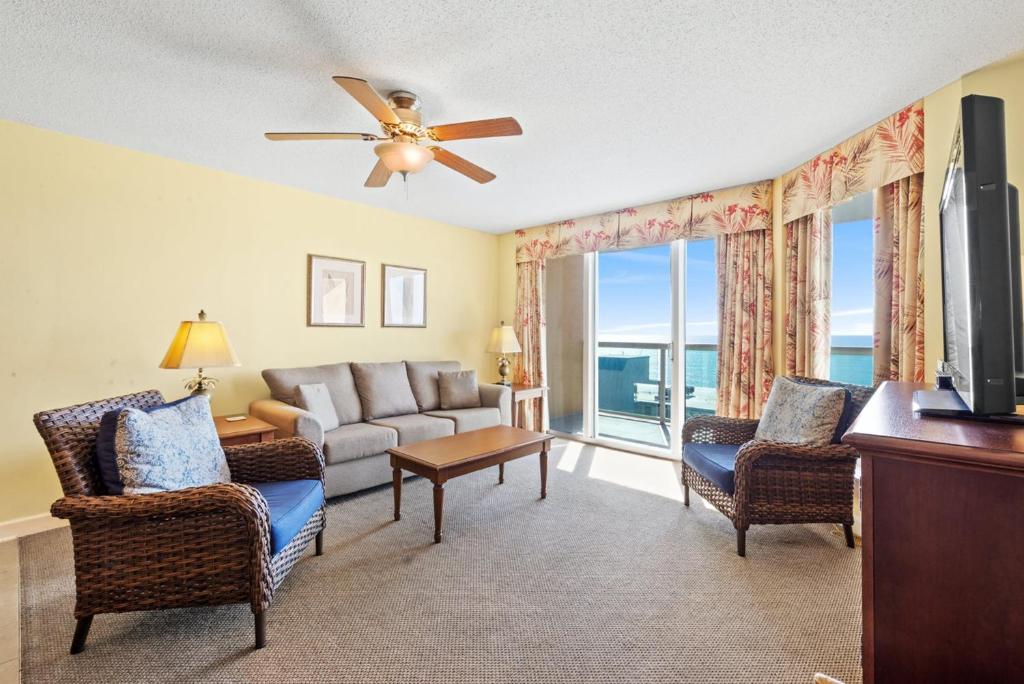 Malibu Pointe 1105 - Perfect 3 bedroom condo just across from the beach - image 2