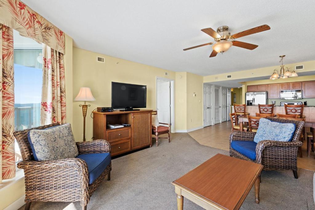 Malibu Pointe 1105 - Perfect 3 bedroom condo just across from the beach - image 4