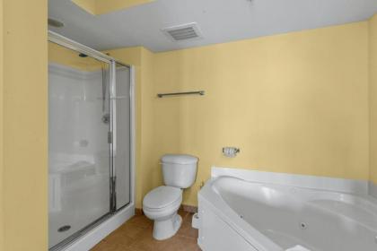 Malibu Pointe 1103 - Updated condo with jacuzzi tub and indoor lazy river - image 12